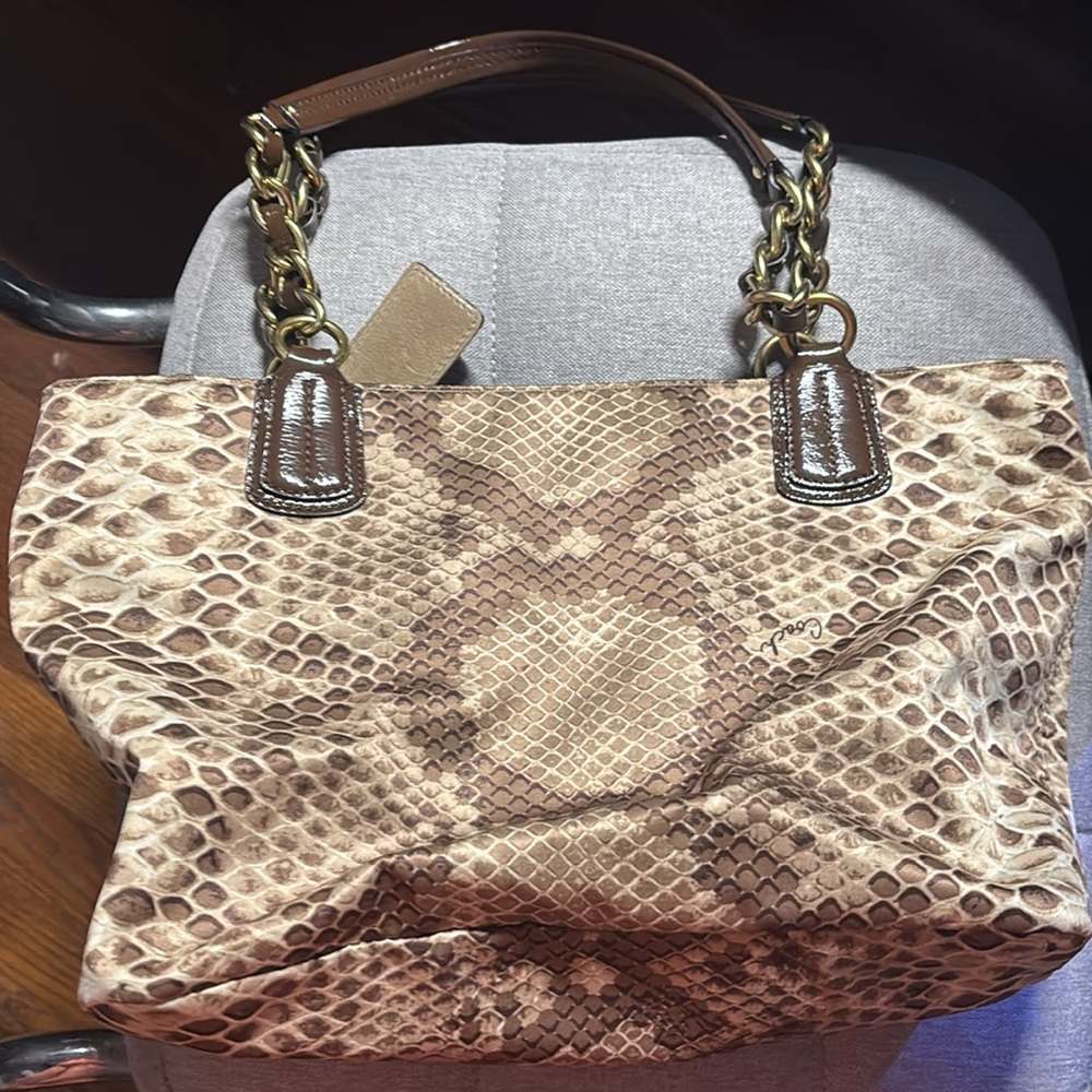 Brown Coach Snakeskin print shoulder handbag.  Nylon, leather, gold hardware